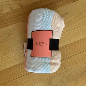 NEW Victoria’s Secret Pale Colors Throw Blanket